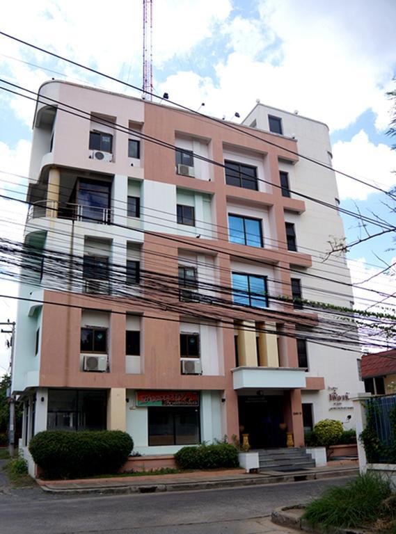 Fueang Fha Palace Hotel Buriram Exterior photo